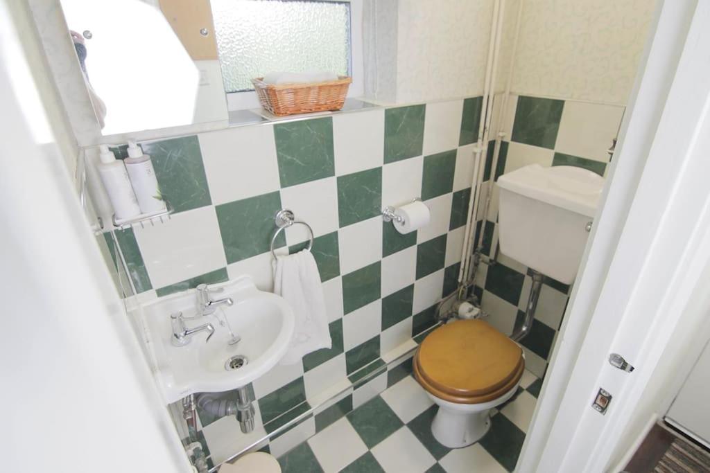 2 Bed House - Bhx - Nec Villa โซลิฮัล ภายนอก รูปภาพ